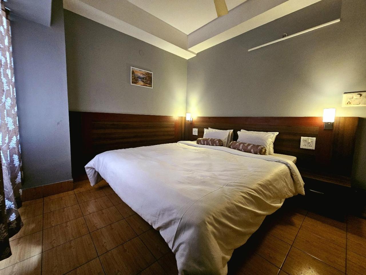 סיליגורי Hotel Vishal מראה חיצוני תמונה