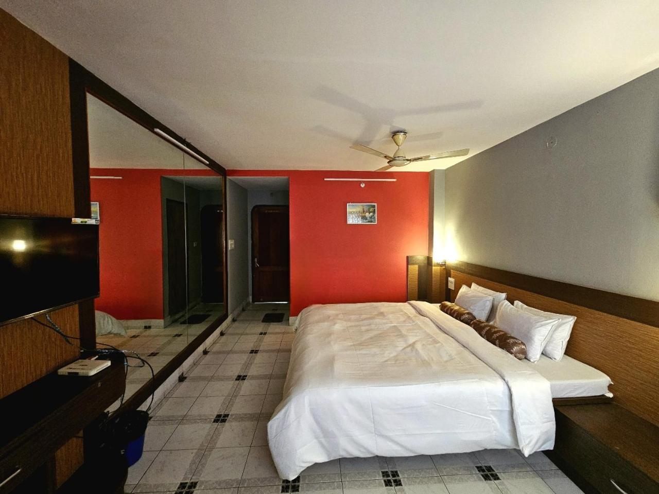 סיליגורי Hotel Vishal מראה חיצוני תמונה