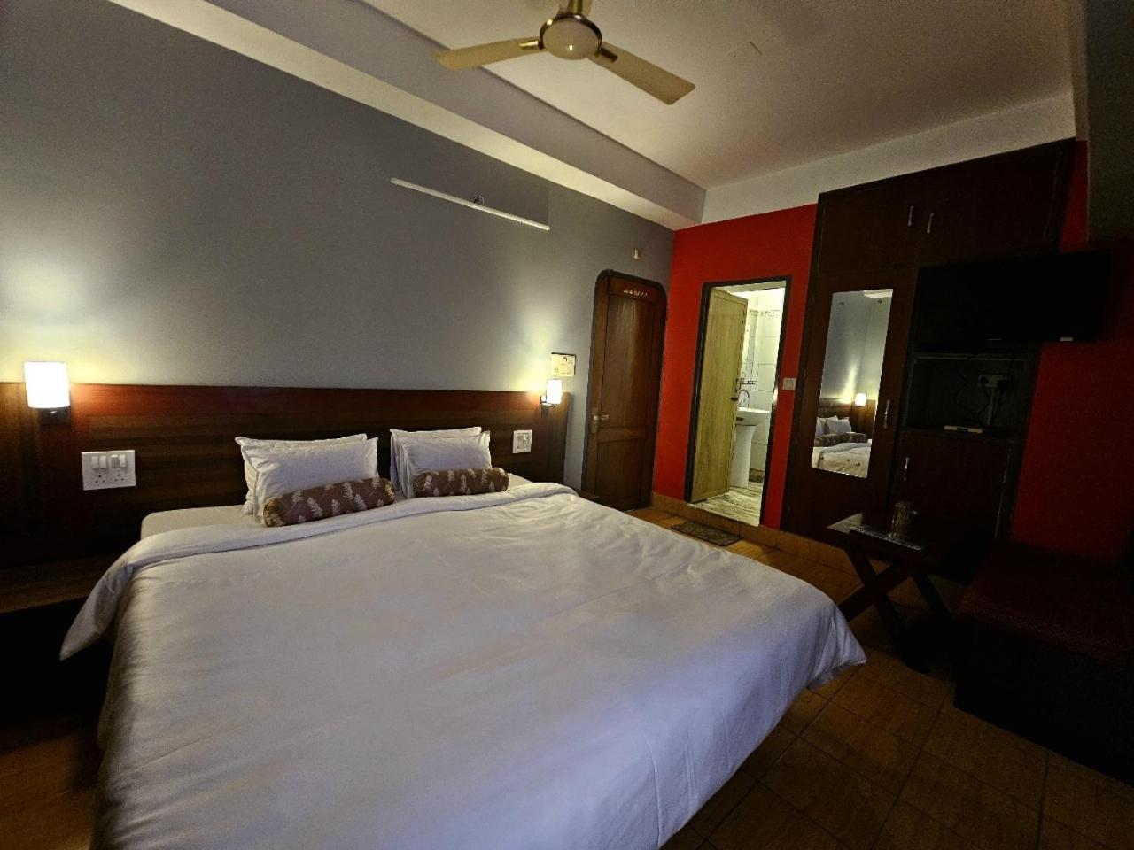 סיליגורי Hotel Vishal מראה חיצוני תמונה